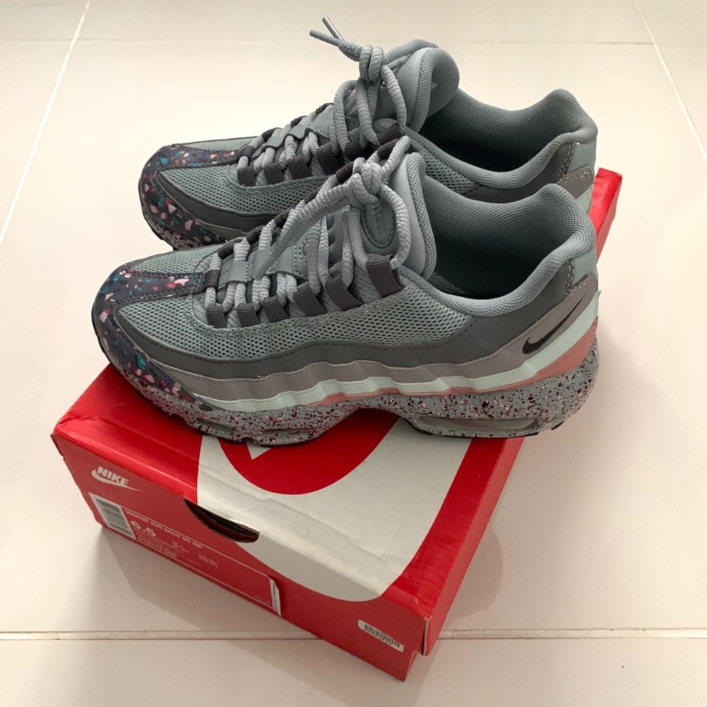 NIKE Air Max 95 SE